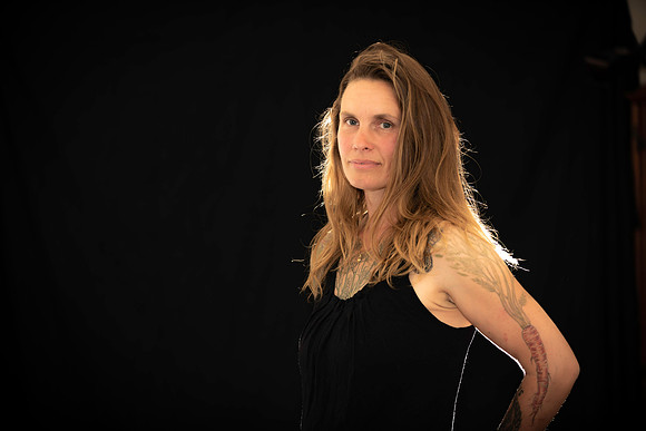052818 _ AZ Agent Headshot-3