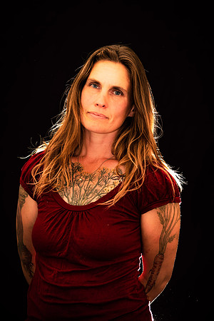 052818 _ AZ Agent Headshot b-1
