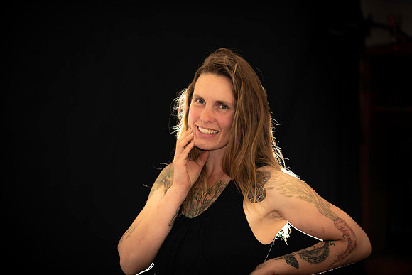 052818 _ AZ Agent Headshot-8