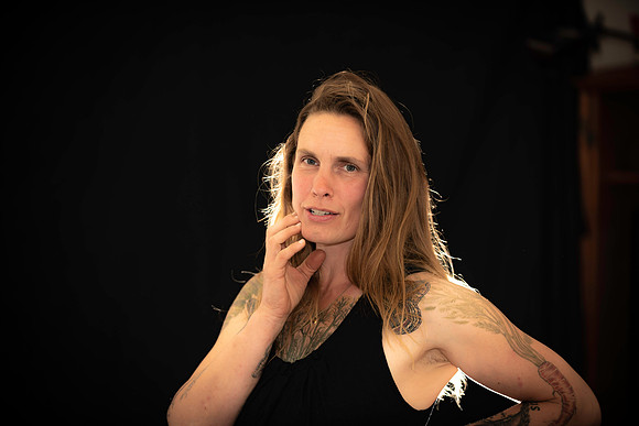052818 _ AZ Agent Headshot-9